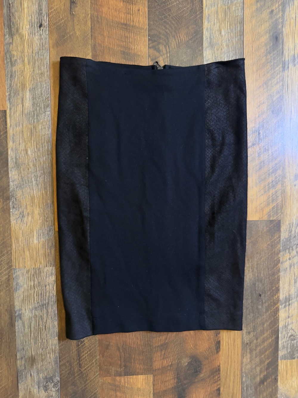 Alice + Olivia pencil skirt black leather panels zipper size 6